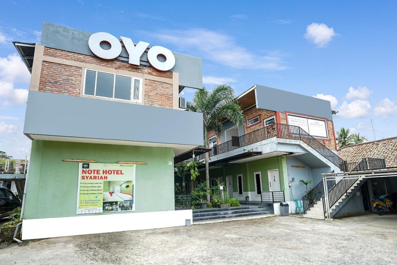 Oyo Life 91027 Note Hotel Syariah Lembak Exterior photo